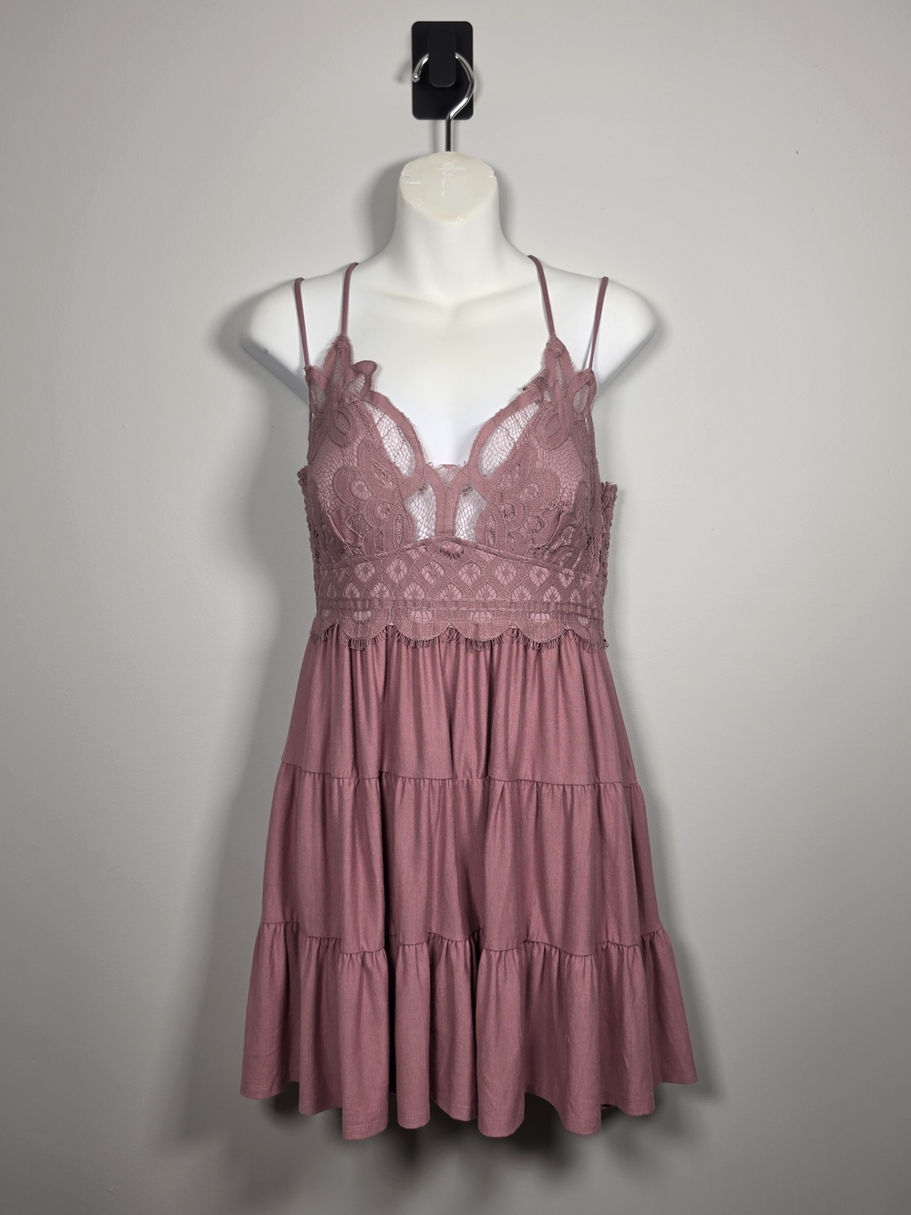 Zenana Outfitters Lace-Trim Tiered Chemise in Mauve Pink